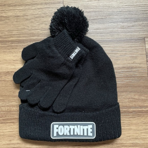 Fortnite Other - Fortnite Boys Hat and Finger Glove Set Black New